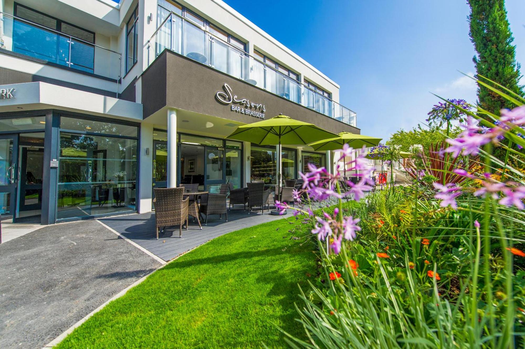 The Park Hotel Барнстъпъл Екстериор снимка
