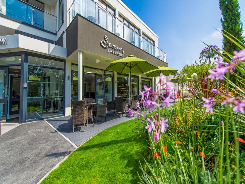The Park Hotel Барнстъпъл Екстериор снимка