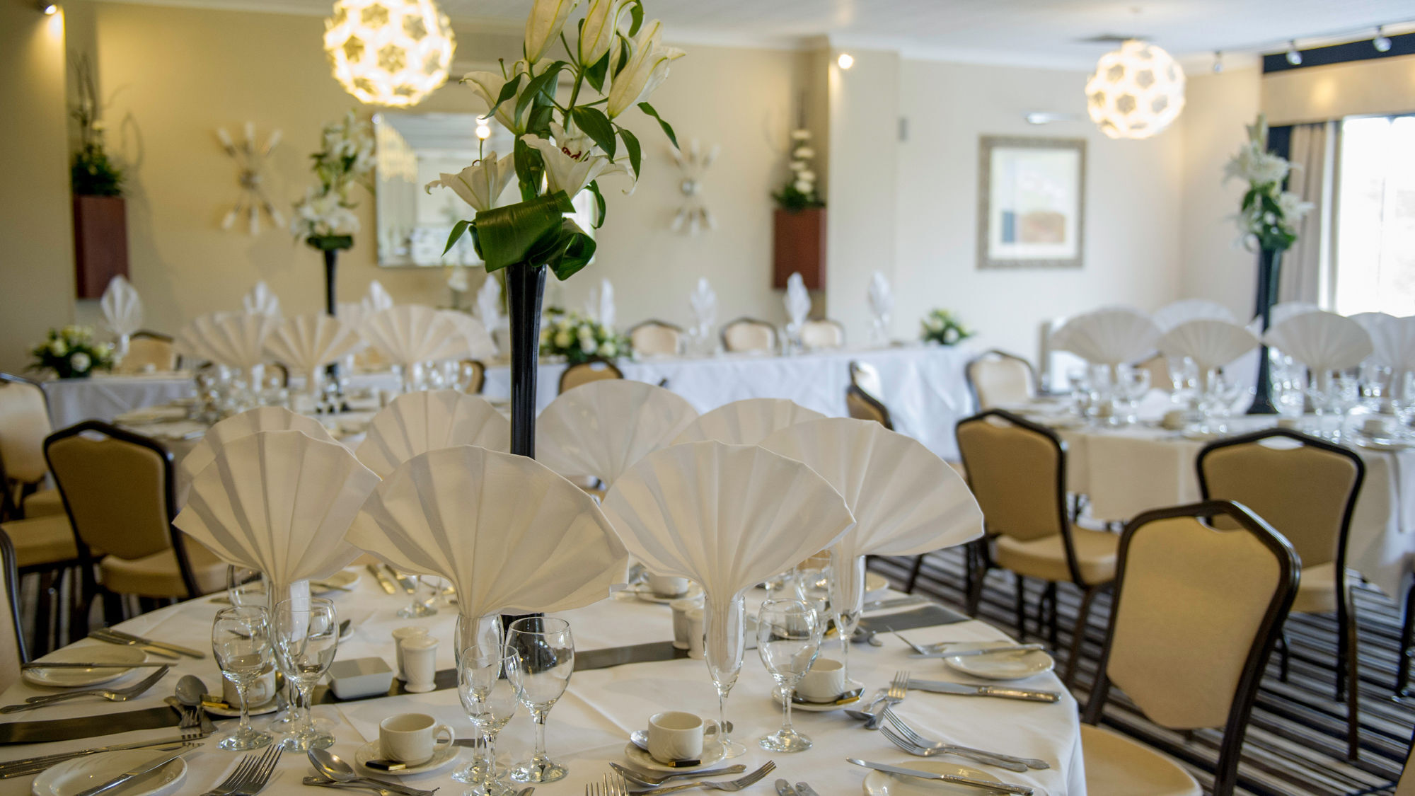 The Park Hotel Барнстъпъл Екстериор снимка