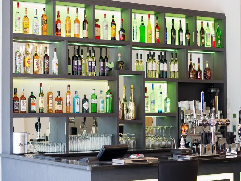 The Park Hotel Барнстъпъл Екстериор снимка